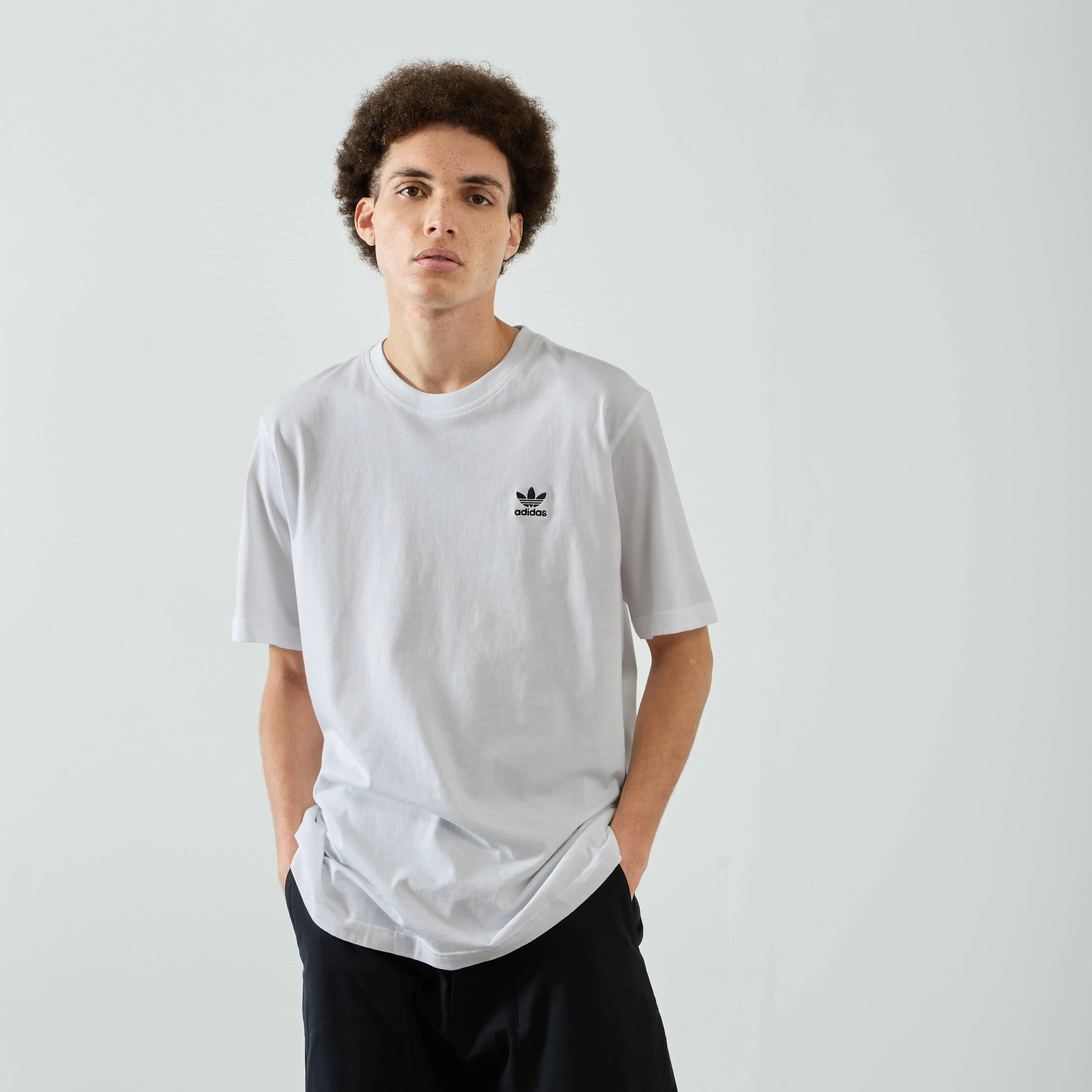 ADIDAS ORIGINALS TEE SHIRT ESSENTIAL