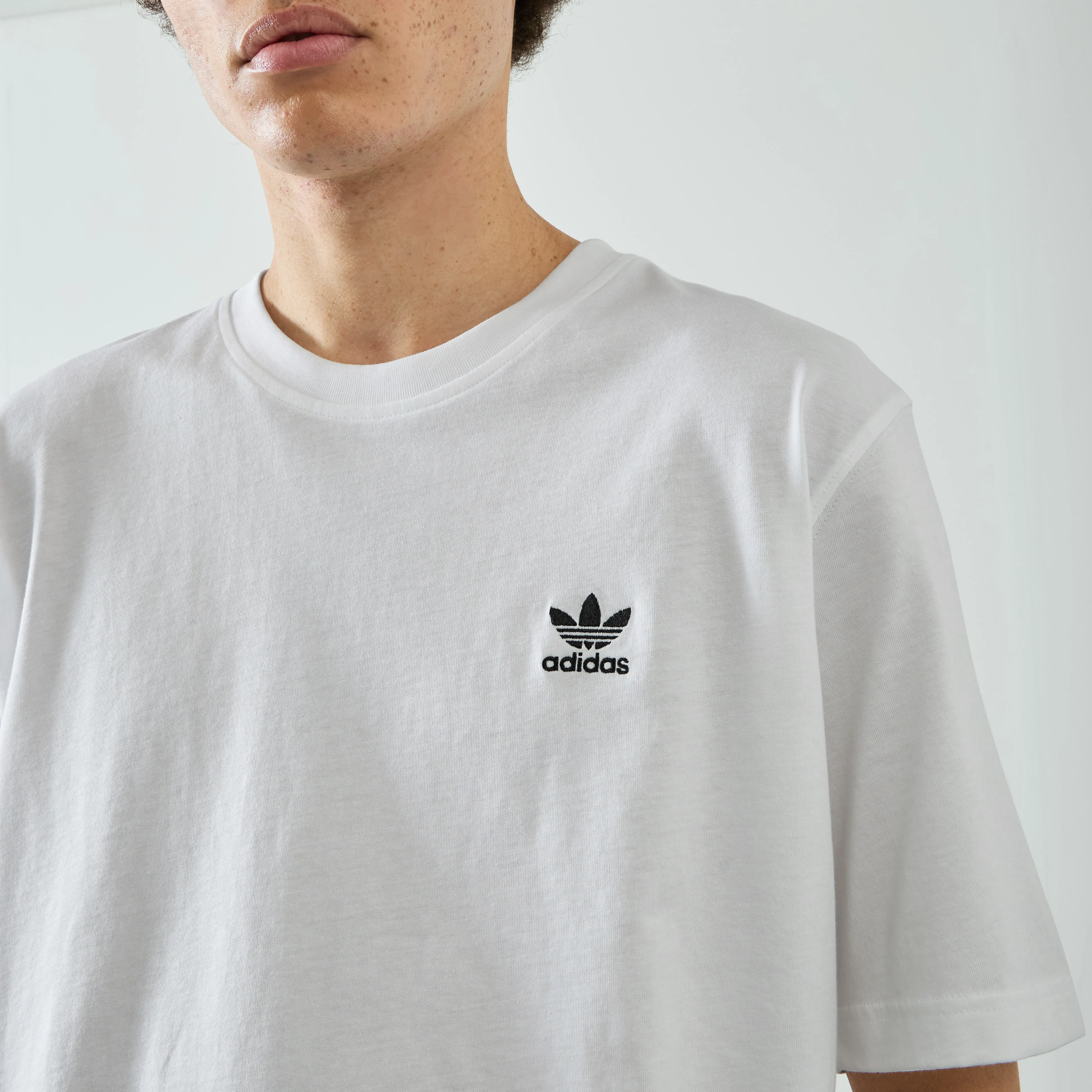 ADIDAS ORIGINALS TEE SHIRT ESSENTIAL