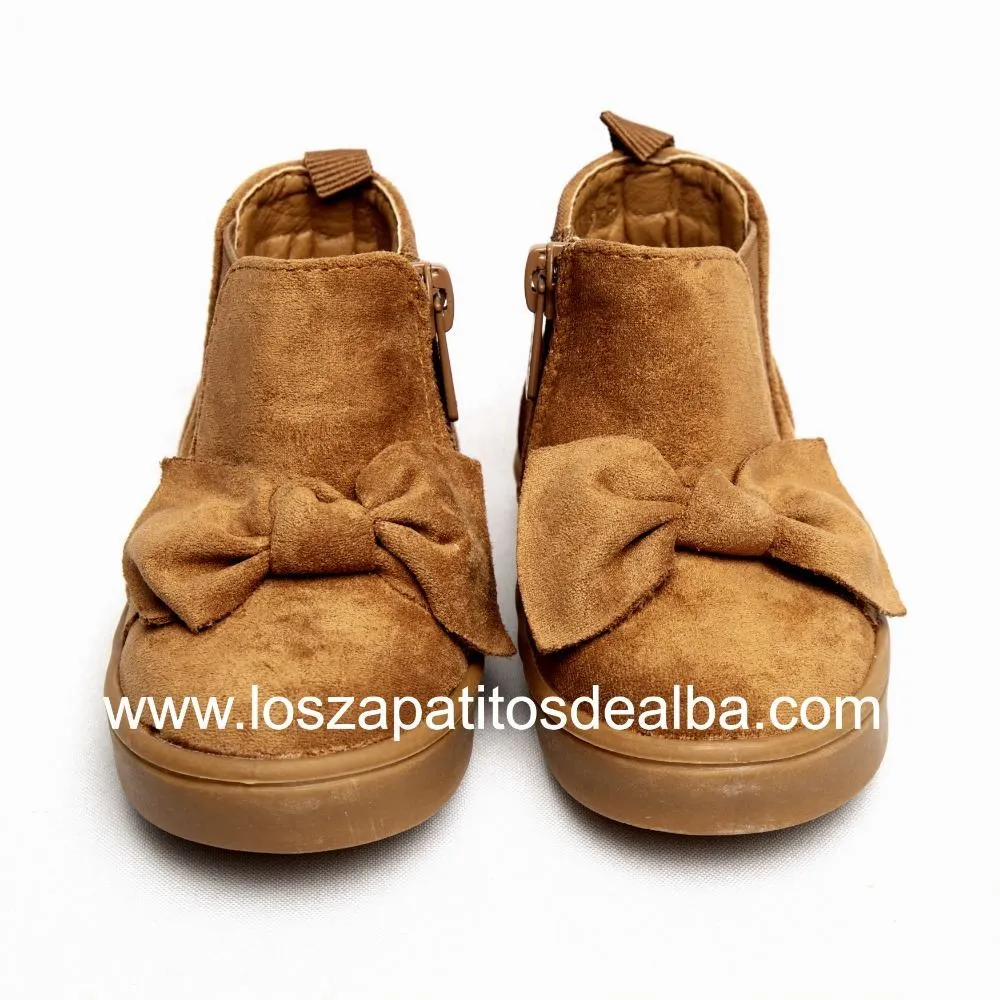 Botas  Niña Camel Modelo Lazo Casual