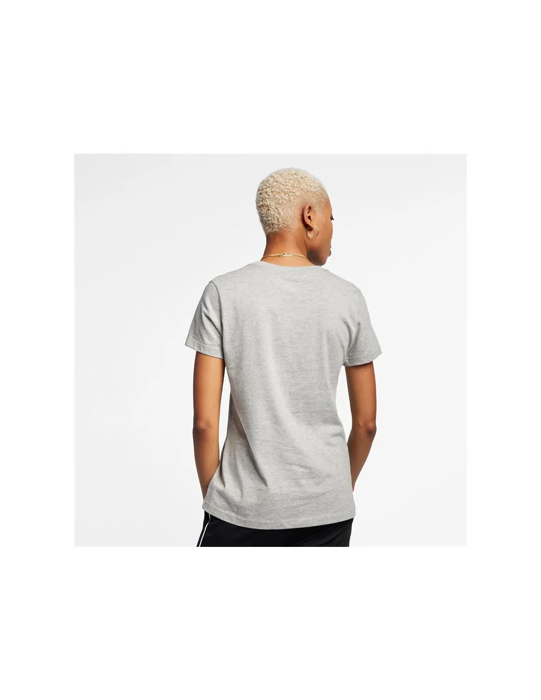 Camiseta Nike Sportswear Essential gris