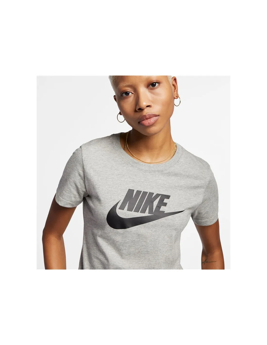 Camiseta Nike Sportswear Essential gris