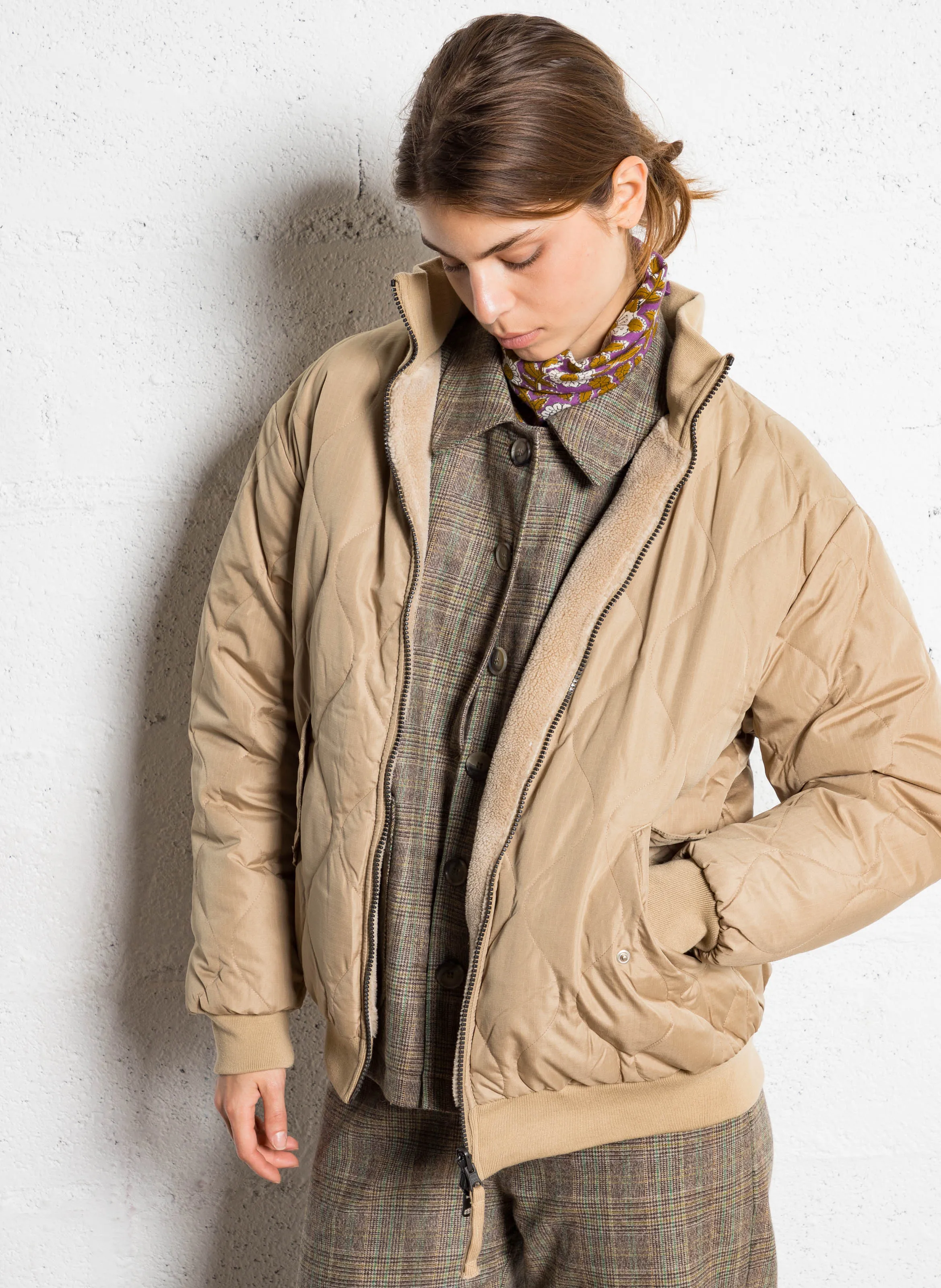 Chaqueta recta reversible cuello alto en beige