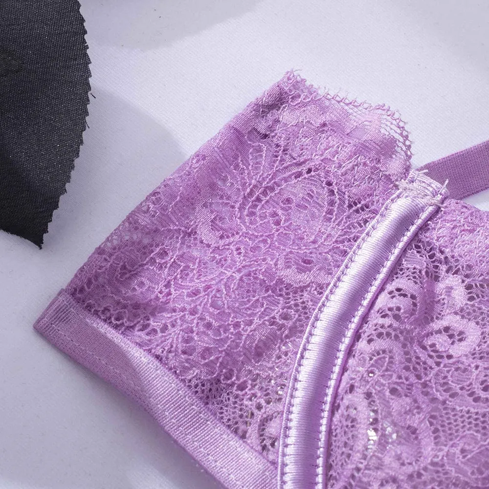 Conjunto de lencería morado con ligas