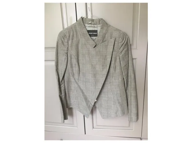 Emporio Armani Excelente chaqueta corta estructurada Gris 