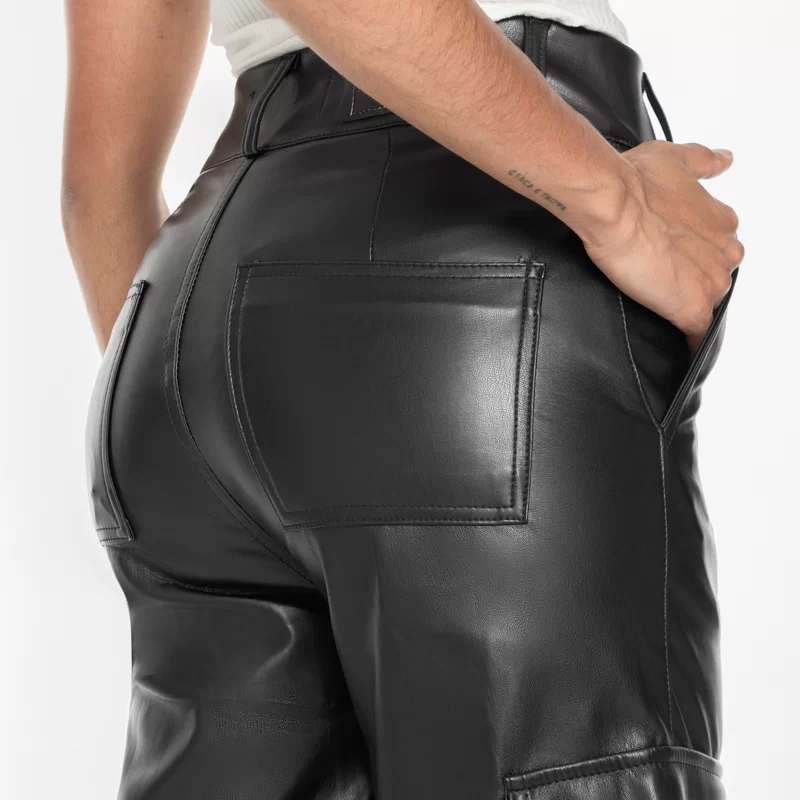 Pantalón en efecto cuero AX-2249 negro