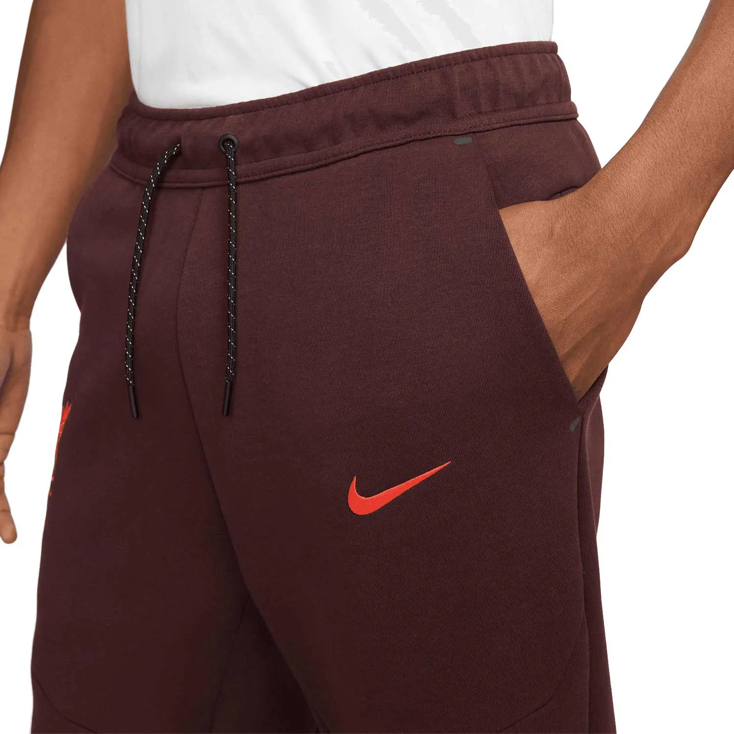 Pantalón Nike Liverpool Sportswear Tech Fleece Jogger