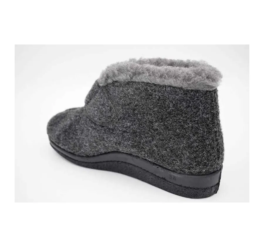 ZAPATILLA DE CASA PARA MUJER LA CADENA LUMEN EN BOTA VELCRO PICOS GRIS